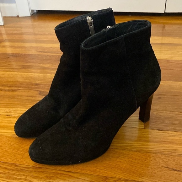 Aquatalia Women’s Black Velvet Heeled Booties Size 8 - Picture 1 of 8